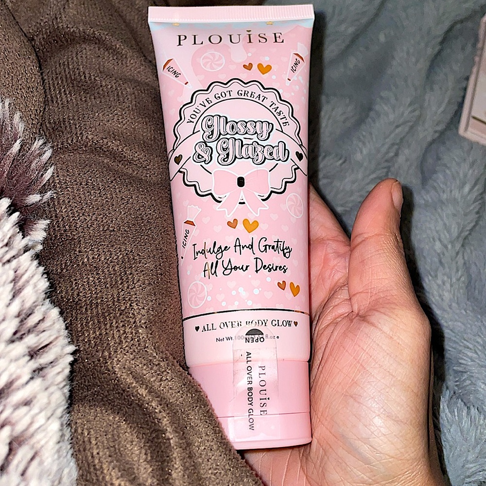 NWT Plouise advent glossy and glazed all over body glow bronzing tan